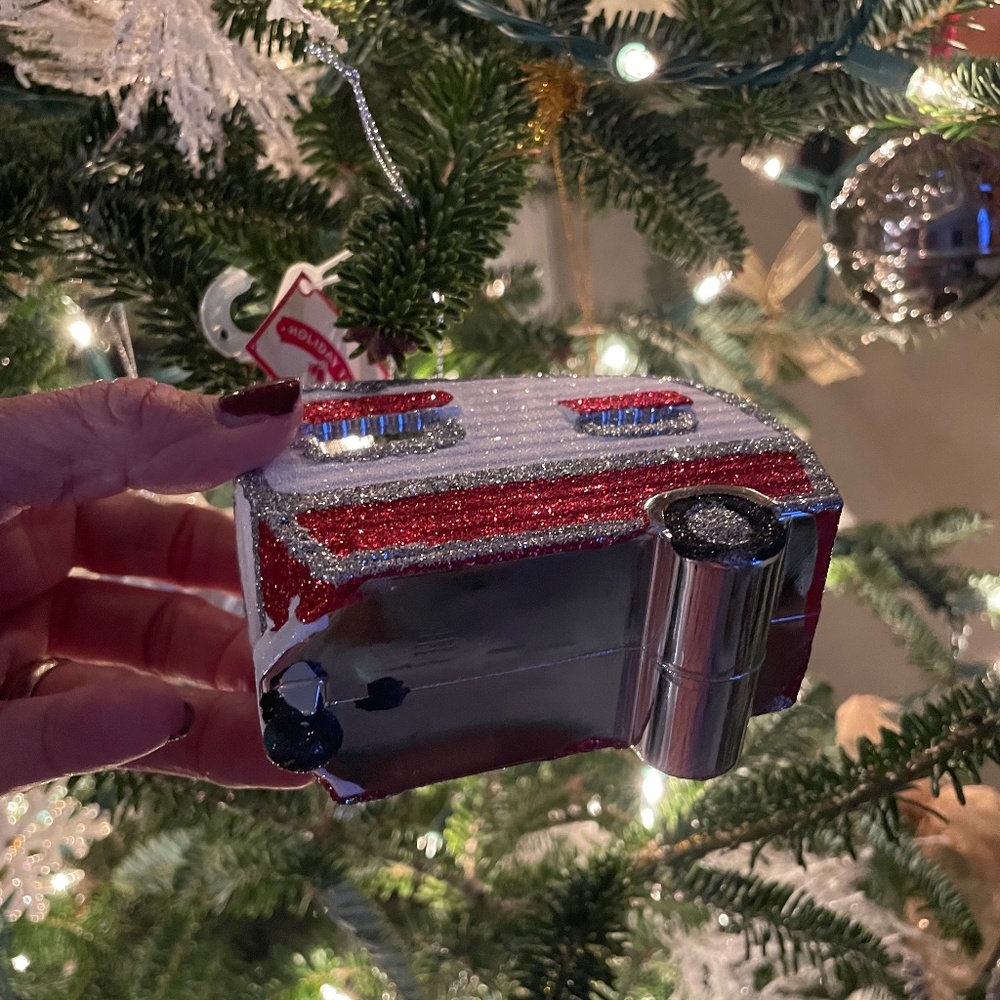 Christmas Ornament, Nostalgic Travel trailer - Picture 4 of 9